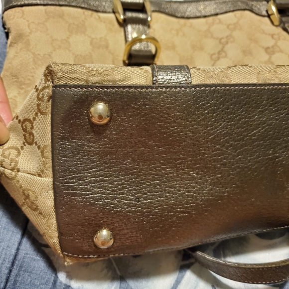 SOLD Authentic Gucci Medium Handbag - Picture 8 of 11